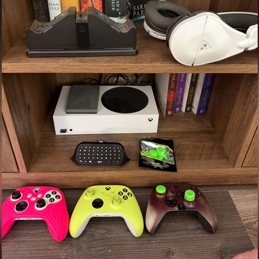 Xbox Series S With Tons of Accessories!